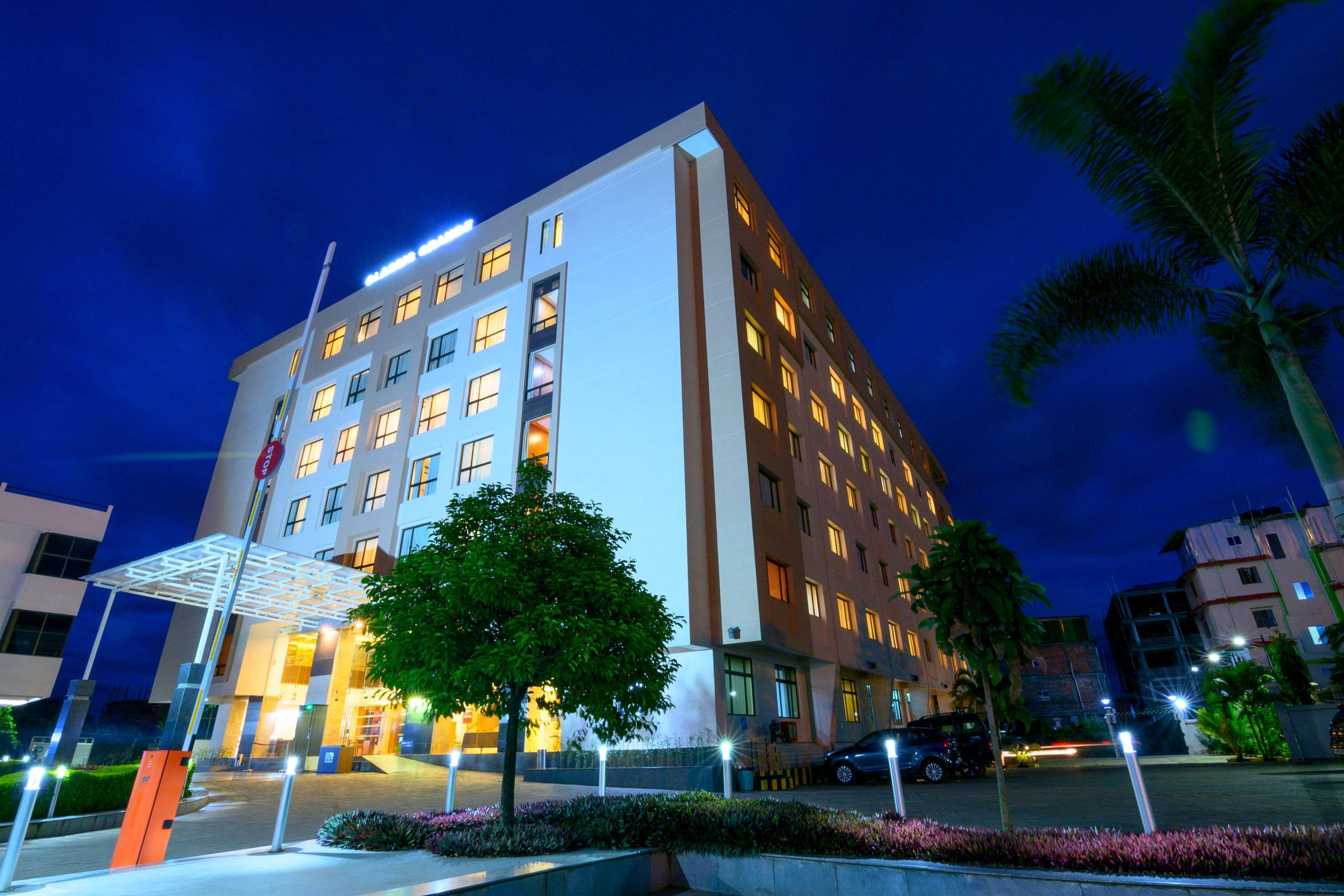Classic Grande,A Member Of Radisson Imphal Bagian luar foto