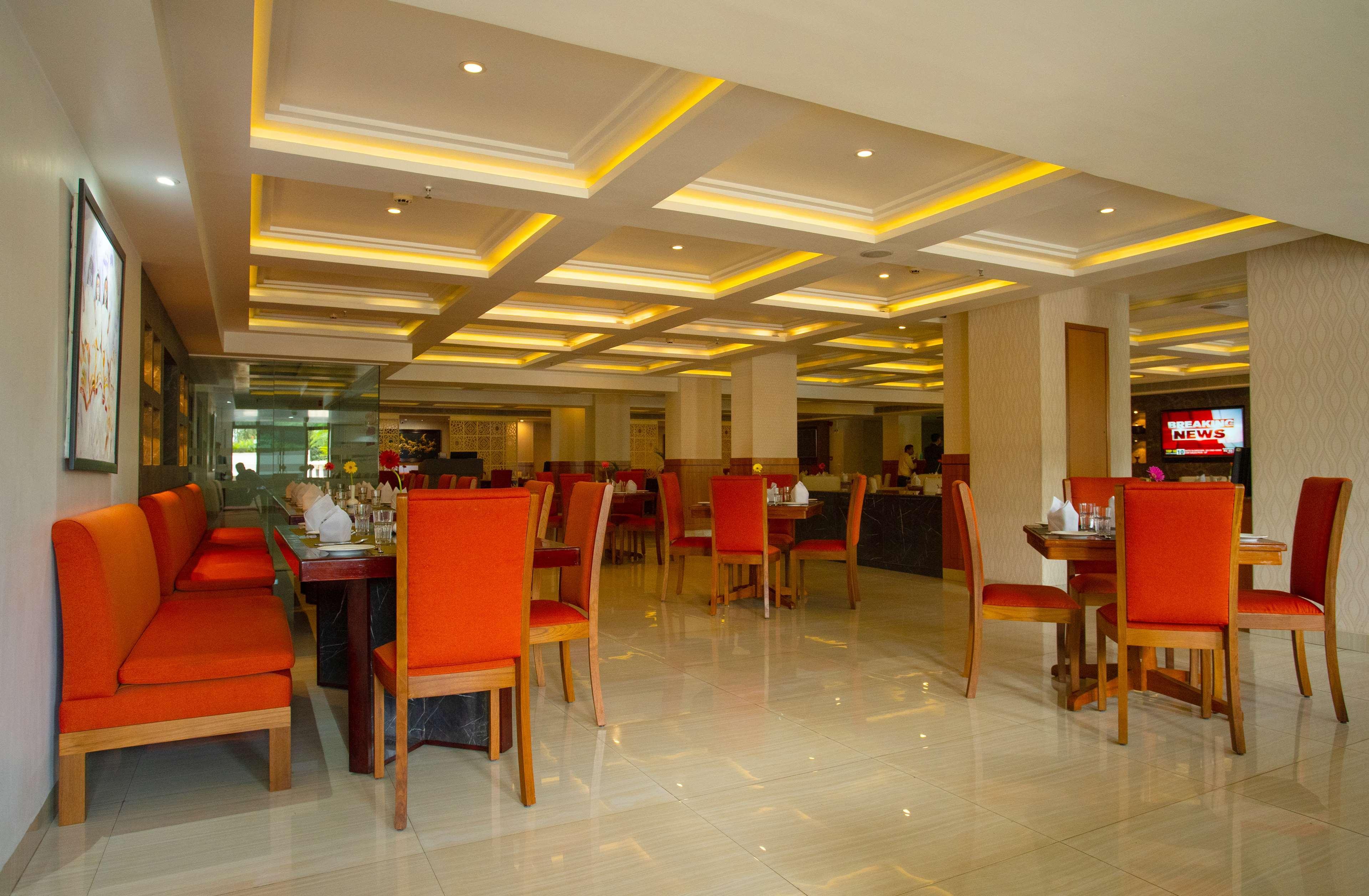 Classic Grande,A Member Of Radisson Imphal Bagian luar foto