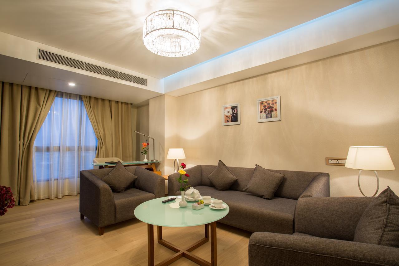 Classic Grande,A Member Of Radisson Imphal Bagian luar foto