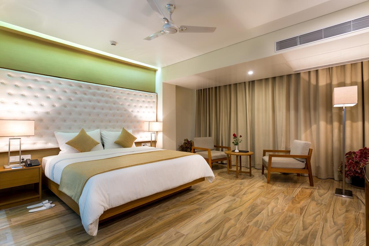 Classic Grande,A Member Of Radisson Imphal Bagian luar foto