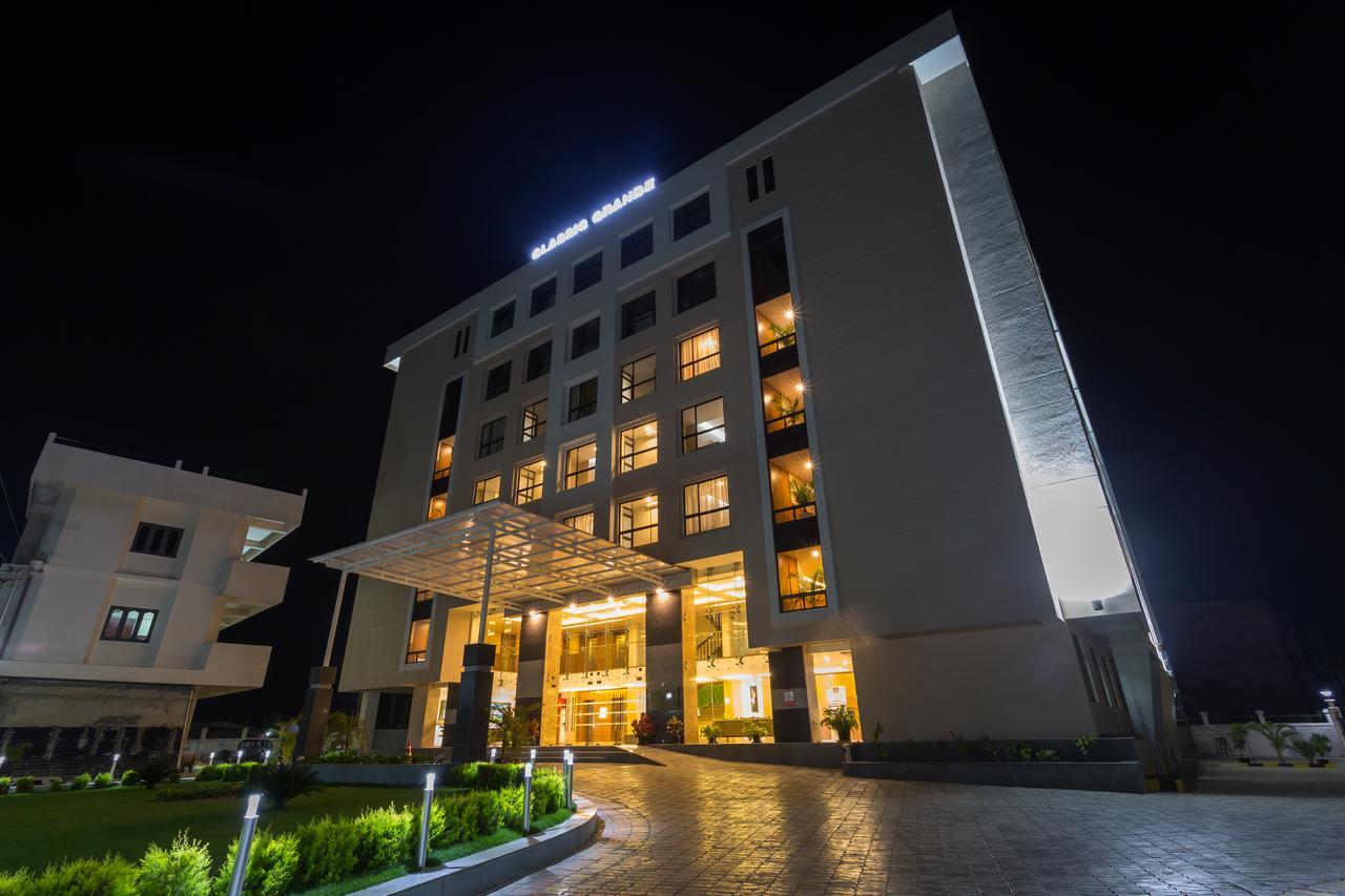 Classic Grande,A Member Of Radisson Imphal Bagian luar foto